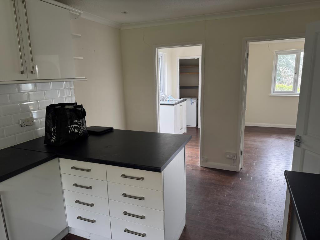 Lot: 147 - DETACHED BUNGALOW WITH STRUCTURAL MOVEMENT - Looking Back from the Kitchen towards the Utility Room